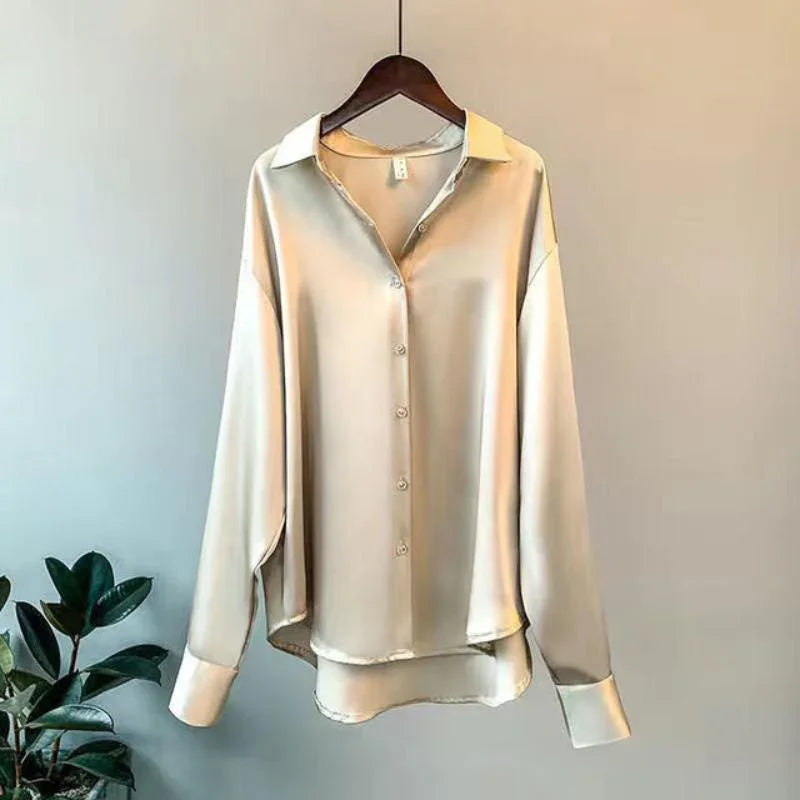 Livia | Long-Sleeved Button-Down Blouse with Hi-Lo Hem