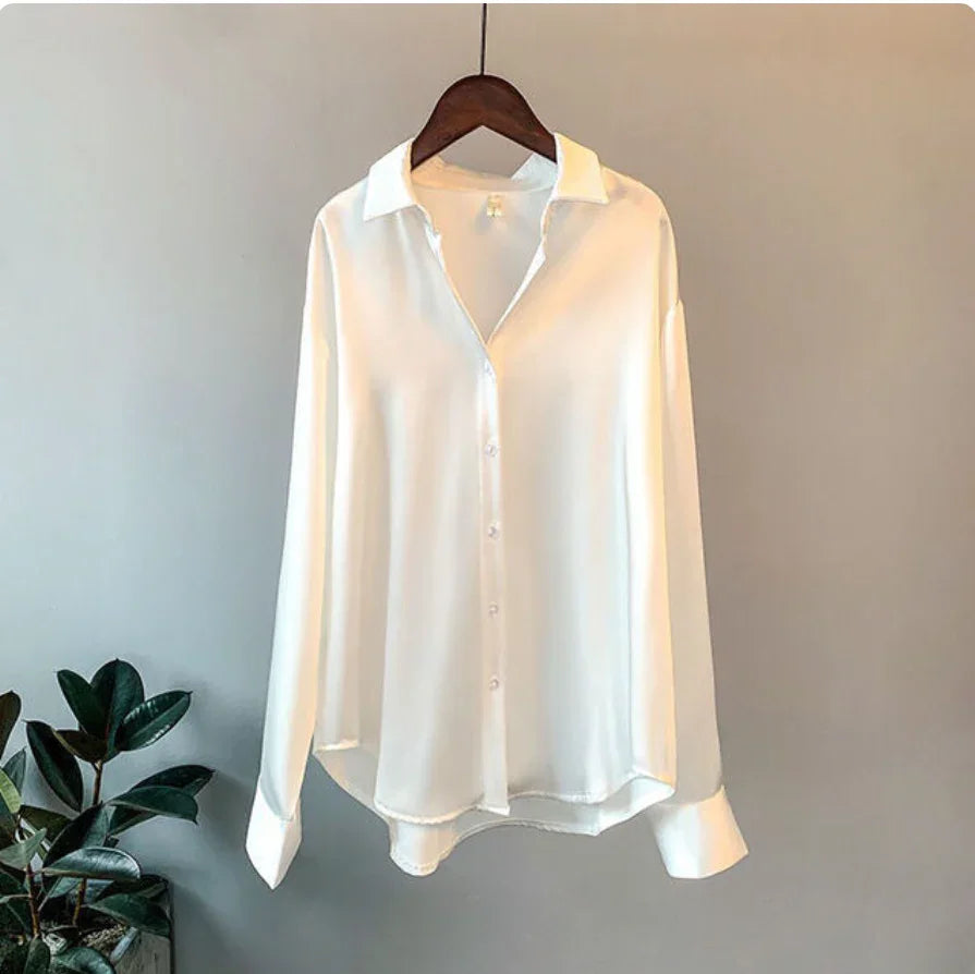 Livia | Long-Sleeved Button-Down Blouse with Hi-Lo Hem