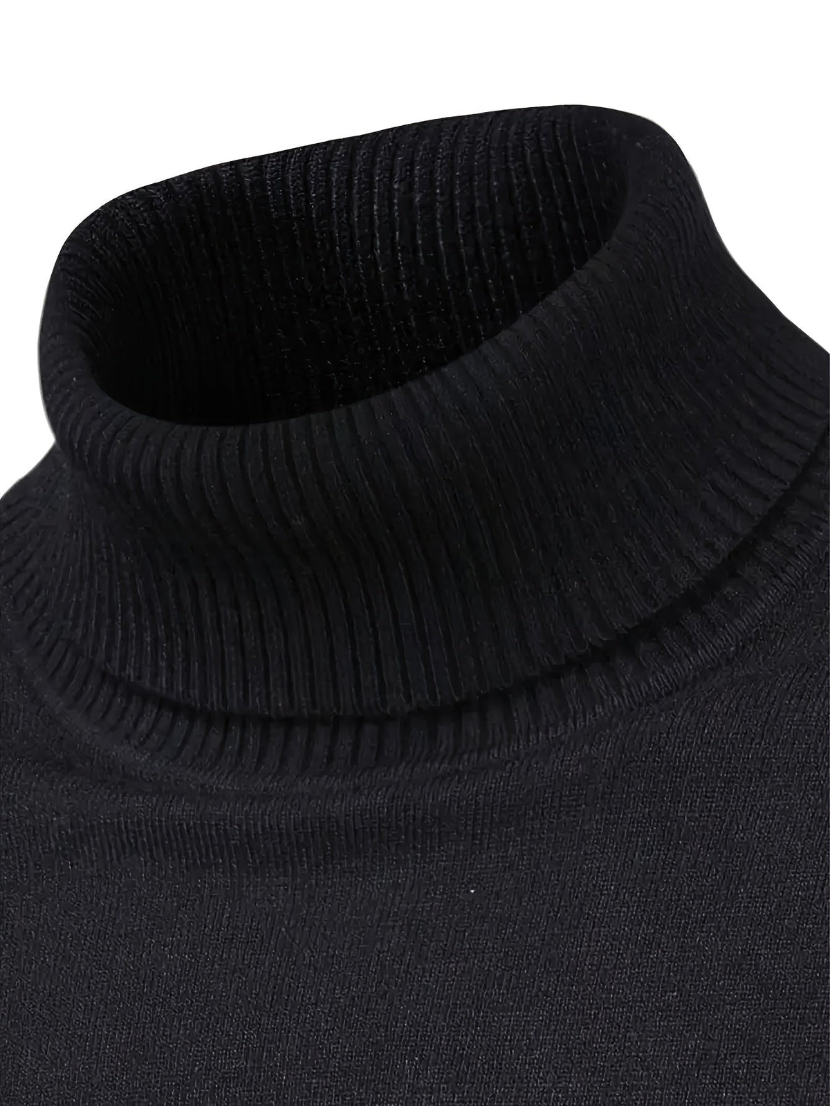Detalje af høj hals på højhalset klassisk sweater i sort med fin ribstruktur