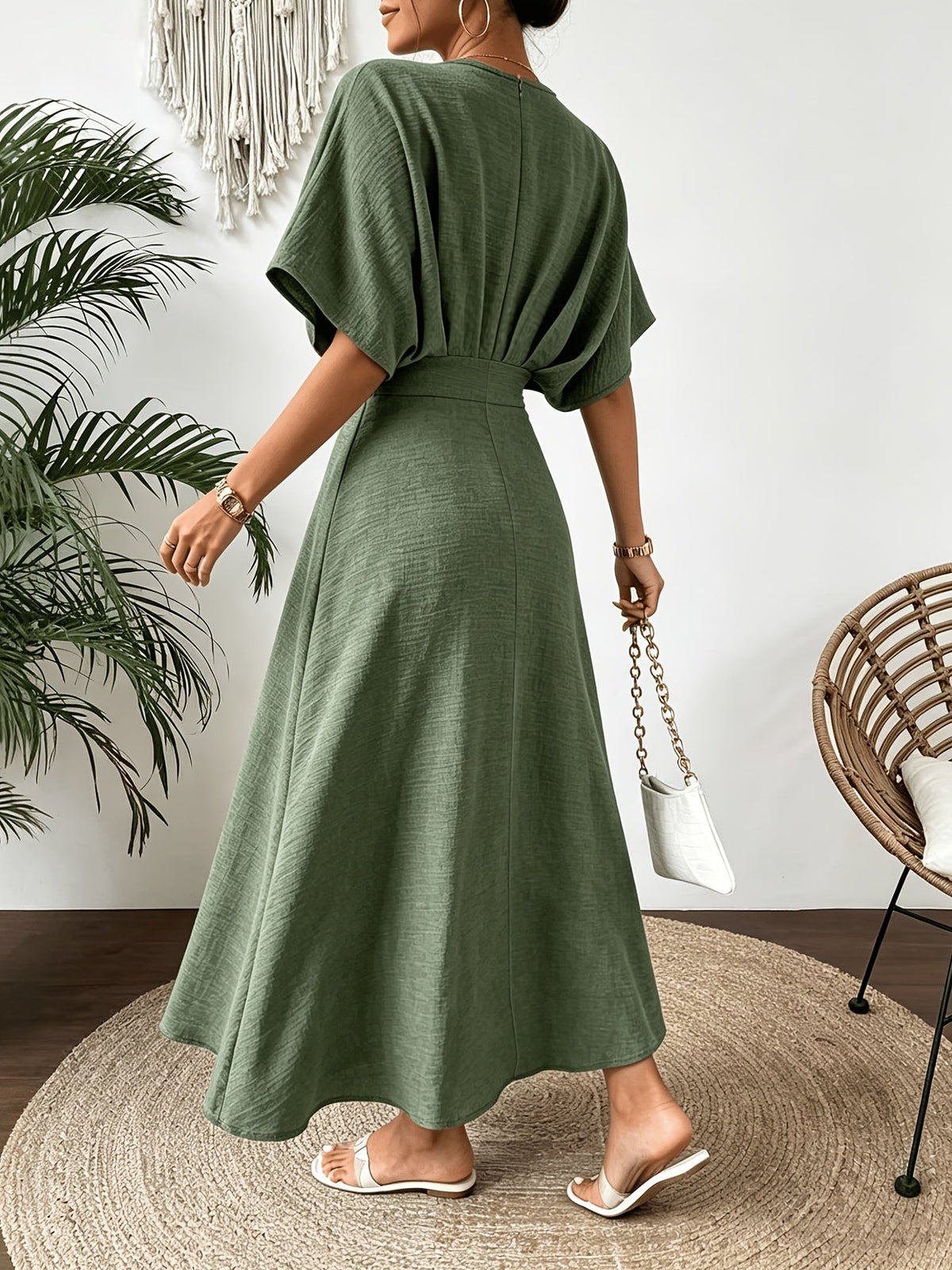 Ines | Midi Dress with V-Neck and Batwing Sleeves