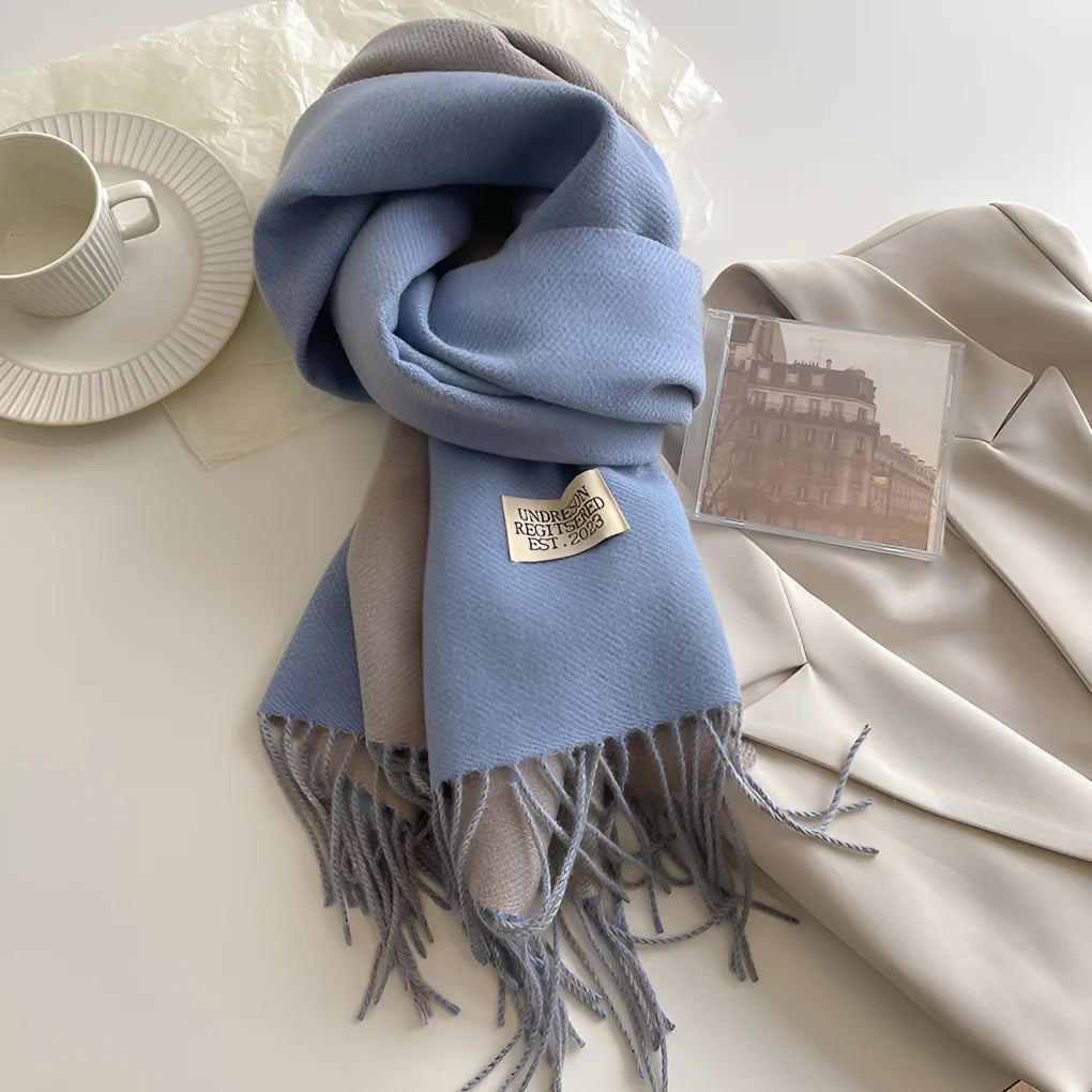 Nadia | Woven Scarf with Fringes and Logo Patch