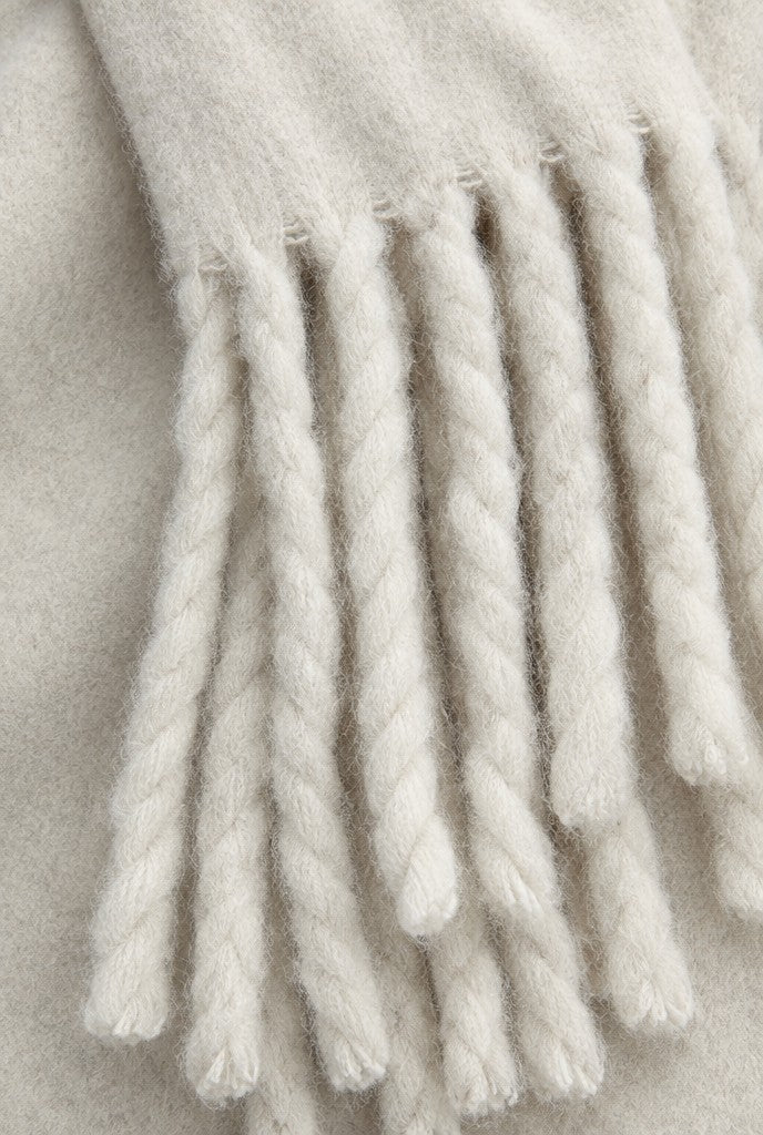 Elise | Brushed Long Scarf with Twisted Tassels, close-up 2