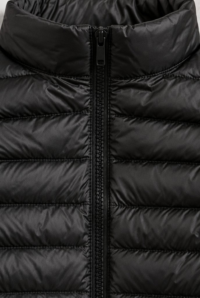 Brooks | Quilted Vest with High Stand-Up Collar, close-up 2