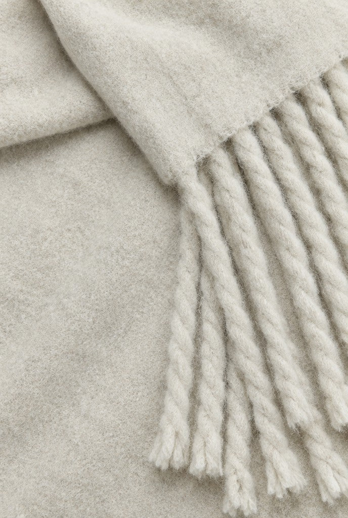 Elise | Brushed Long Scarf with Twisted Tassels, close-up 3
