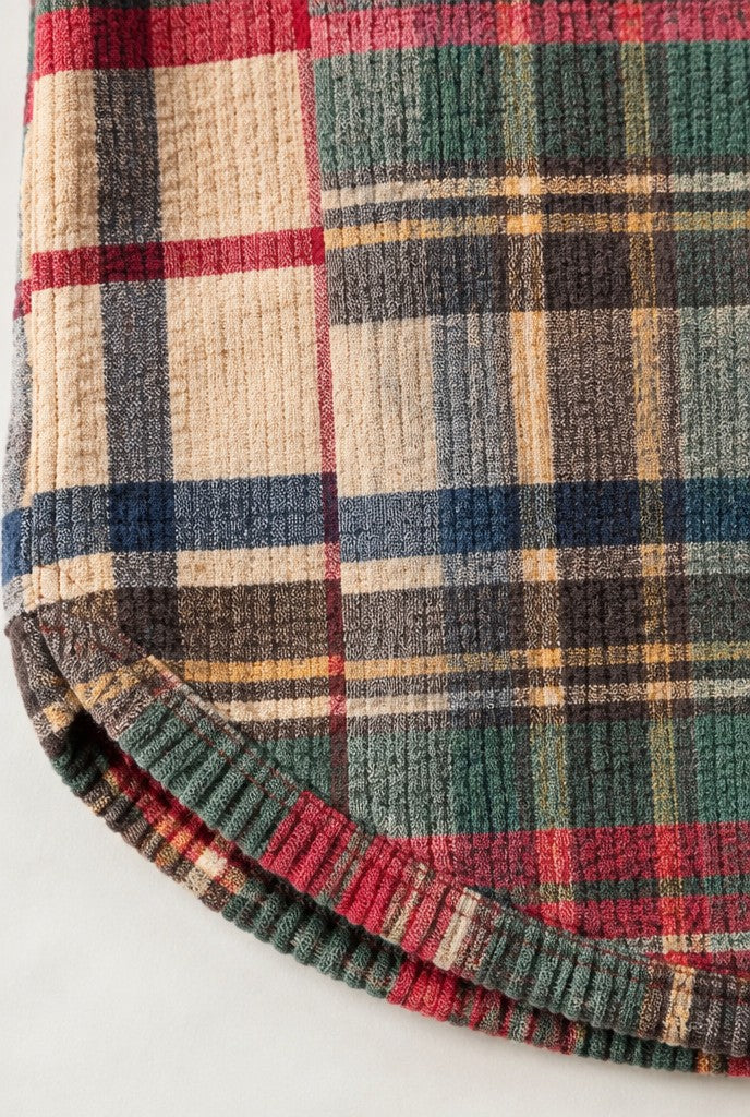 Serena | Plaid Shirt with Ribbed Trim & Curved Hem, close-up 3