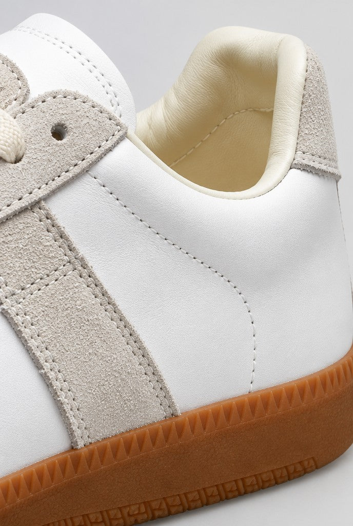 Olga | Low-Top Sneakers with Contrast Panels, close-up 3