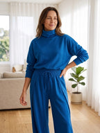 Violette in Blue