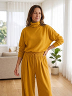Violette in Yellow